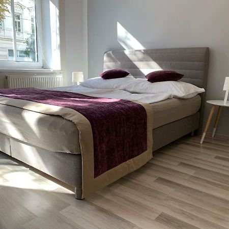 Schoenbrunn Apartment Wina Bagian luar foto
